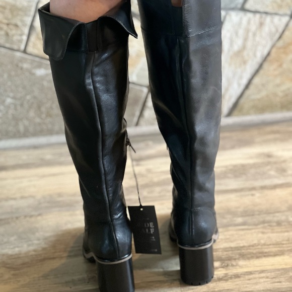Vince Camuto Black leather Over the Knee Boots Classic Design size 8M wide calf - Picture 2 of 11
